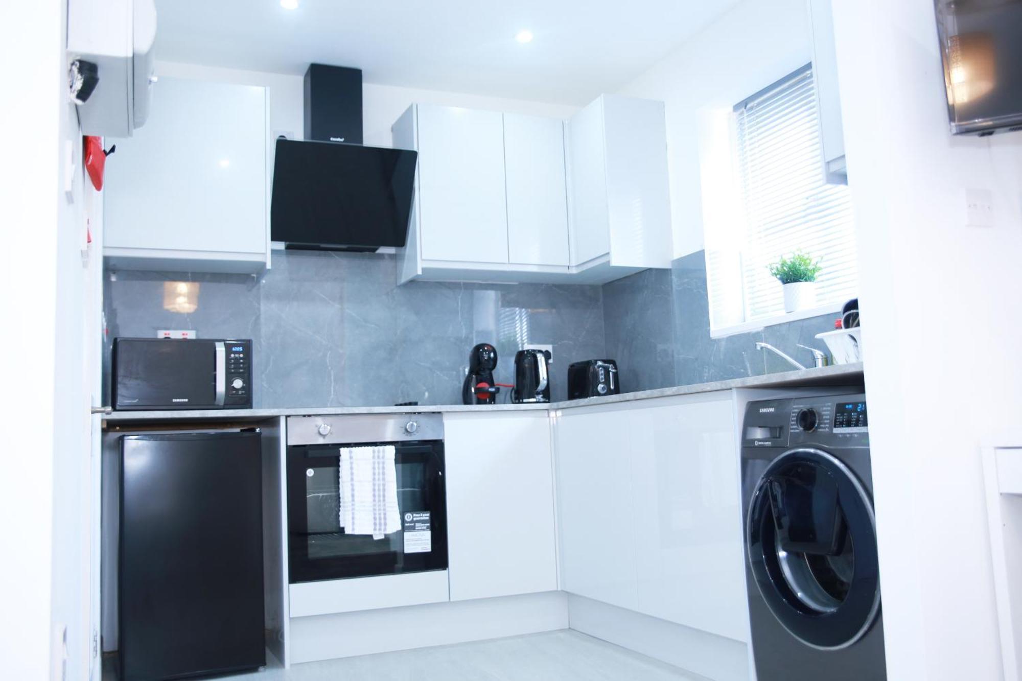 South Harrow Apartment Лондон Экстерьер фото